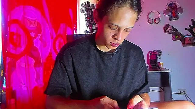 LilOwen  online show from 28, 6, 2026