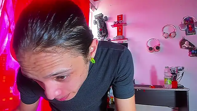 LilOwen  online show from 1, 8, 2026