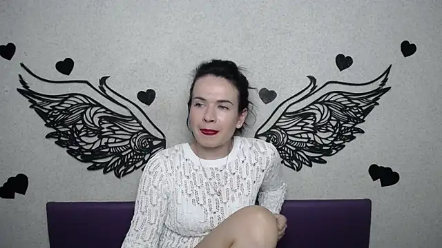 Snapshot of JasmineKouch chatting on 8, 9, 2025 JasmineKouch online show from 8, 9, 2025
