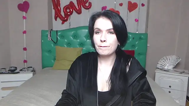 Snapshot of JasmineKouch chatting on 9, 4, 2026 JasmineKouch online show from 9, 4, 2026