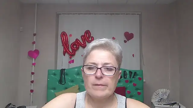 EmiliaGree online show from 14, 10, 2025