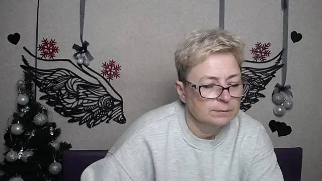 EmiliaGree online show from 20, 12, 2025