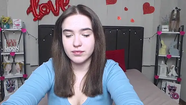 LauraHlot online show from 27, 2, 2025