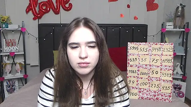 LauraHlot online show from 13, 3, 2025