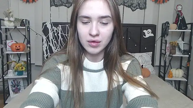 LauraHlot online show from 12, 11, 2025