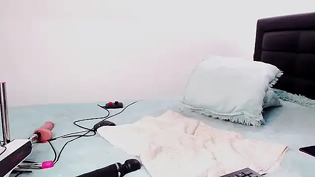 anyaadamss online show from 25, 10, 2025