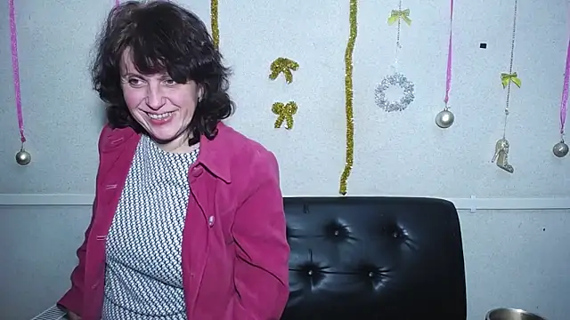 LuciaMii online show from 13, 1, 2025