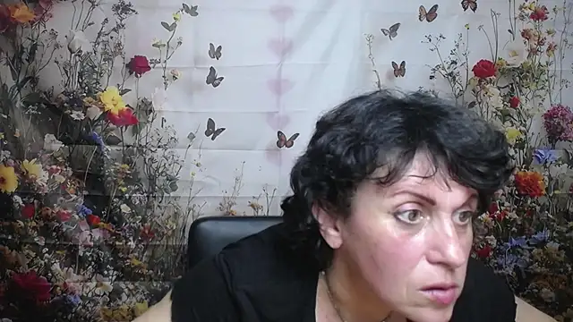 LuciaMii online show from 25, 9, 2025