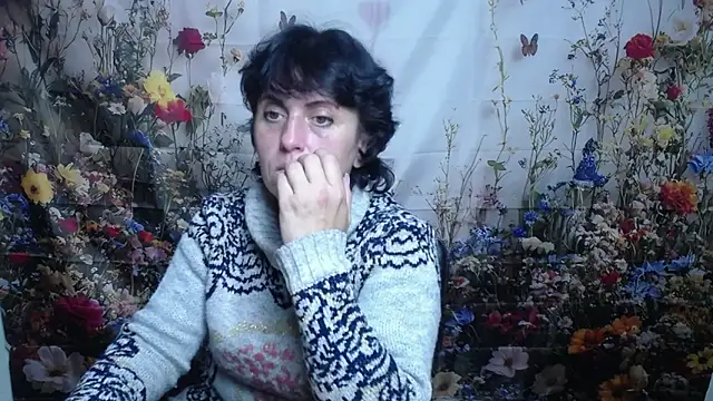 LuciaMii online show from 15, 10, 2025