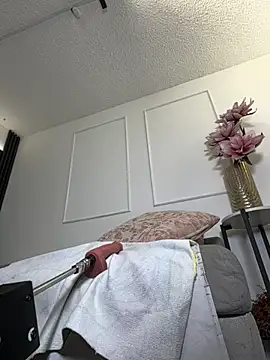 anellejones online show from 8, 4, 2026