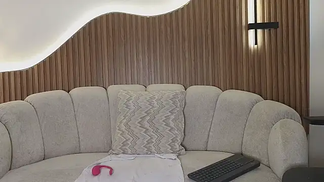 Snapshot of anellejones chatting on 1, 7, 2026 anellejones online show from 1, 7, 2026