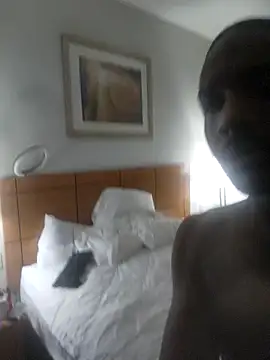 Snapshot of SirSubtrainer chatting on 4, 1, 2025 SirSubtrainer online show from 4, 1, 2025