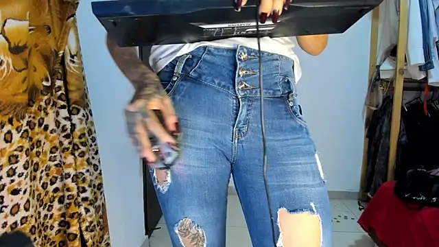 Snapshot of Charllote23 chatting on 18, 3, 2025 Charllote23 online show from 18, 3, 2025