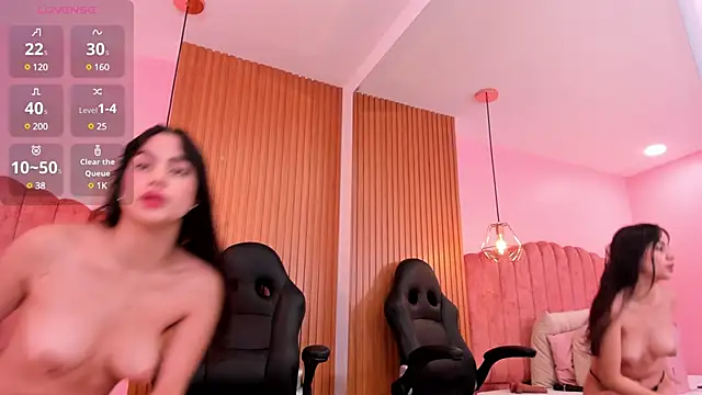 Snapshot of ariel_jonees chatting on 4, 3, 2025 ariel jonees online show from 4, 3, 2025