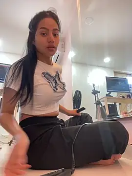 ariel jonees online show from 28, 10, 2025