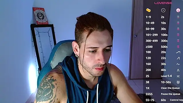 Snapshot of Ares_blue chatting on 6, 3, 2025 Ares blue online show from 6, 3, 2025