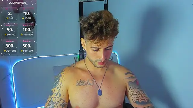 Snapshot of Ares_blue chatting on 7, 10, 2025 Ares blue online show from 7, 10, 2025