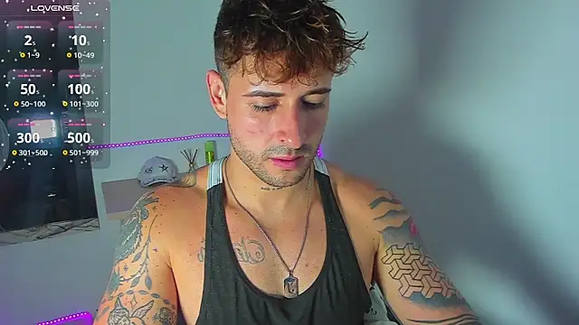 Snapshot of Ares_blue chatting on 15, 10, 2025 Ares blue online show from 15, 10, 2025