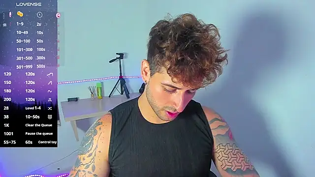 Snapshot of Ares_blue chatting on 31, 10, 2025 Ares blue online show from 31, 10, 2025