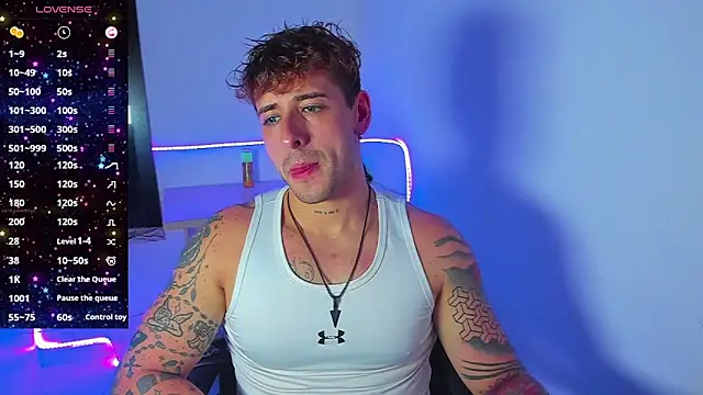 Snapshot of Ares_blue chatting on 6, 11, 2025 Ares blue online show from 6, 11, 2025