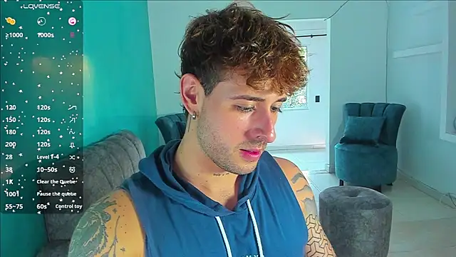 Snapshot of Ares_blue chatting on 10, 11, 2025 Ares blue online show from 10, 11, 2025