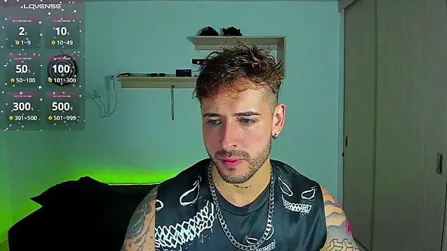 Snapshot of Ares_blue chatting on 21, 11, 2025 Ares blue online show from 21, 11, 2025