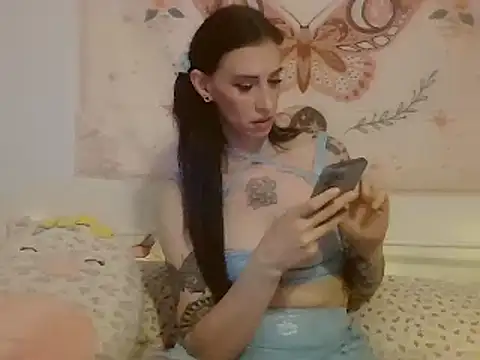 averietheangel online show from 13, 3, 2025