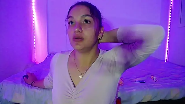 Snapshot of Laurenkenner_ chatting on 20, 3, 2025 Laurenkenner online show from 20, 3, 2025
