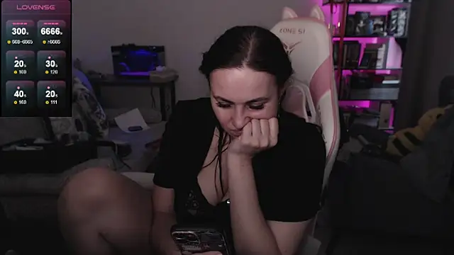 Snapshot of SexyWitch_666 chatting on 6, 6, 2026 SexyWitch 666 online show from 6, 6, 2026