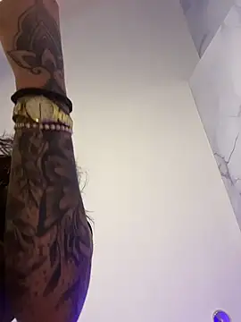 kiim taaylor online show from 21, 11, 2025