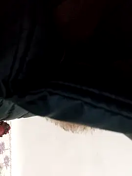 Snapshot of SweetLeila40 chatting on 1, 1, 2025 SweetLeila40 online show from 1, 1, 2025