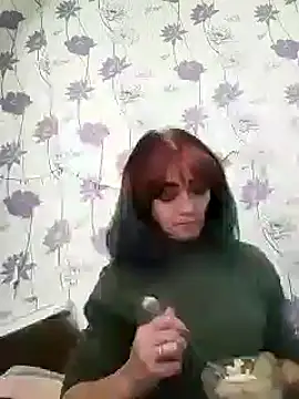 Snapshot of SweetLeila40 chatting on 2, 1, 2025 SweetLeila40 online show from 2, 1, 2025