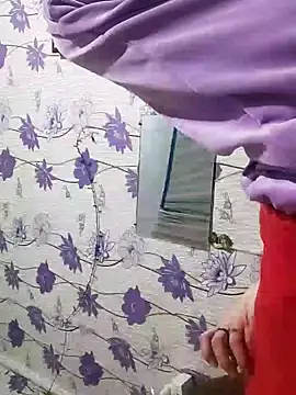 Snapshot of SweetLeila40 chatting on 6, 1, 2025 SweetLeila40 online show from 6, 1, 2025