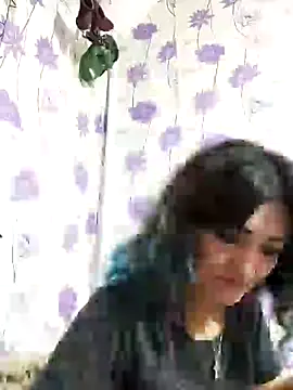 Snapshot of SweetLeila40 chatting on 8, 2, 2025 SweetLeila40 online show from 8, 2, 2025