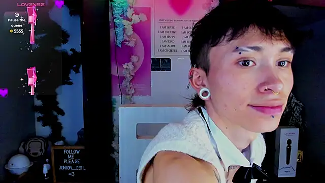 Snapshot of juniior_2311_ chatting on 19, 2, 2025 juniior 2311 online show from 19, 2, 2025