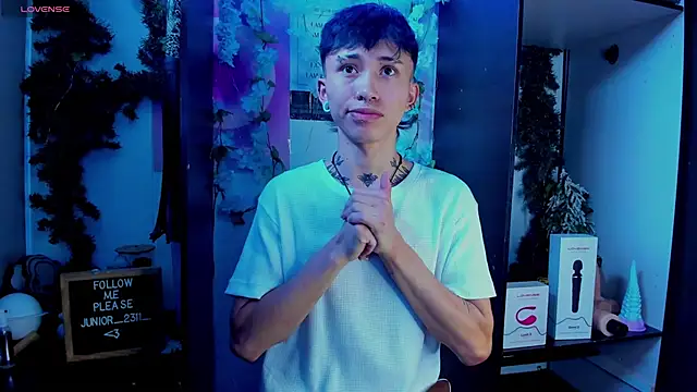 Snapshot of juniior_2311_ chatting on 10, 3, 2025 juniior 2311 online show from 10, 3, 2025