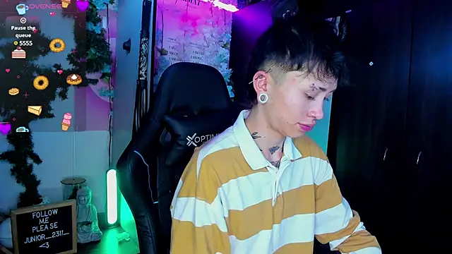 Snapshot of juniior_2311_ chatting on 15, 3, 2025 juniior 2311 online show from 15, 3, 2025