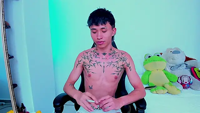 Snapshot of juniior_2311_ chatting on 30, 10, 2025 juniior 2311 online show from 30, 10, 2025