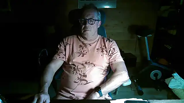 Snapshot of lelohop chatting on 22, 9, 2025 lelohop online show from 22, 9, 2025