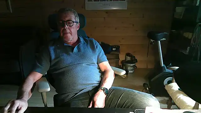 Snapshot of lelohop chatting on 13, 10, 2025 lelohop online show from 13, 10, 2025