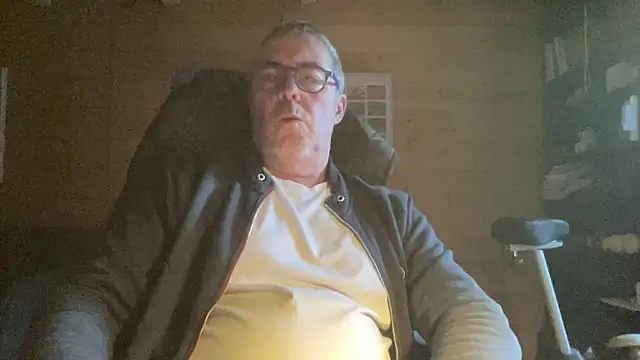 Snapshot of lelohop chatting on 28, 11, 2025 lelohop online show from 28, 11, 2025