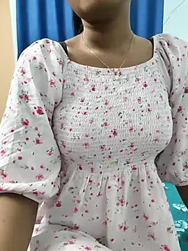 yhona darling online show from 11, 4, 2026
