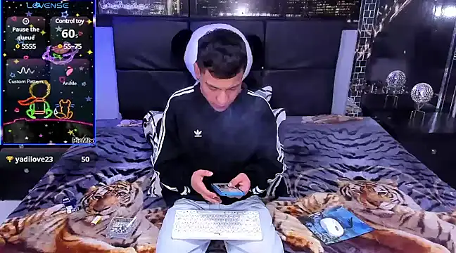 salvadorgomezx online show from 13, 12, 2024