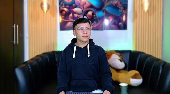 salvadorgomezx online show from 6, 2, 2025