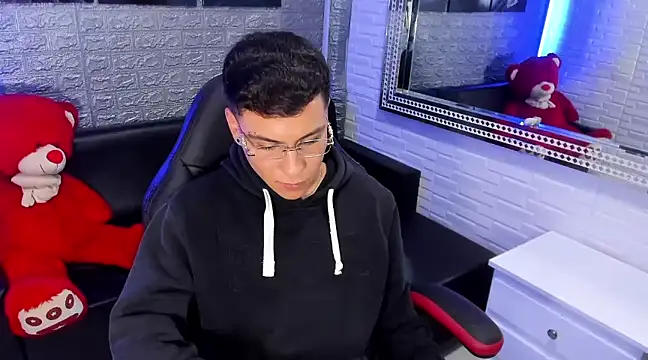 salvadorgomezx online show from 9, 2, 2025