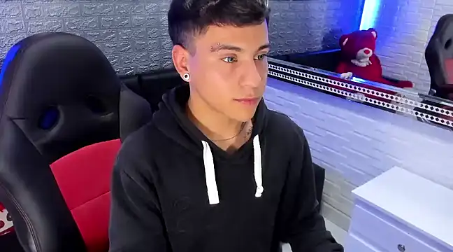 salvadorgomezx online show from 12, 2, 2025