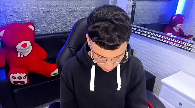 salvadorgomezx online show from 18, 2, 2025