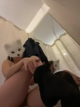 kleinelea123 online show from 5, 12, 2024