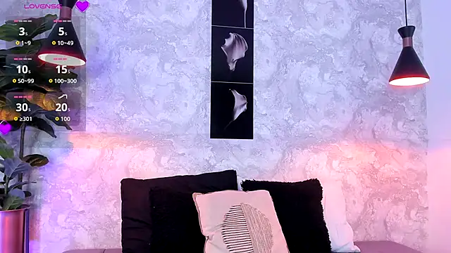 lilicooper  online show from 13, 9, 2025