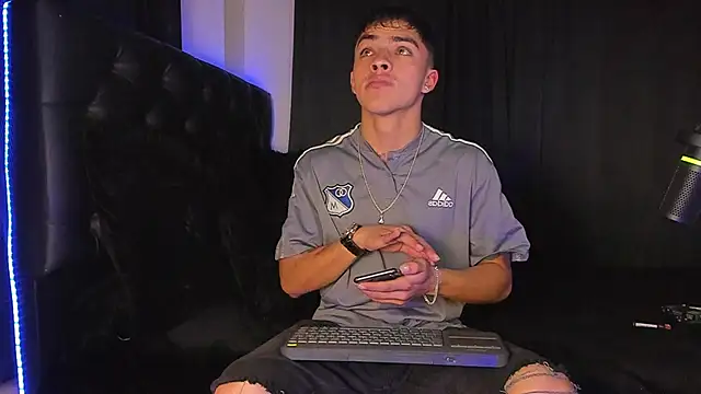 Snapshot of James1lee_ chatting on 9, 12, 2024 James1lee  online show from 9, 12, 2024